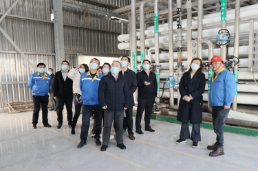 2022年12月15日，時任浙江省發展改革委黨組成員、副主任吳紅梅蒞臨景興紙業調研企業用能、節能工作